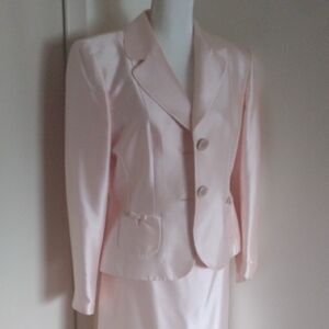 Elegant Pink Women's Blazer